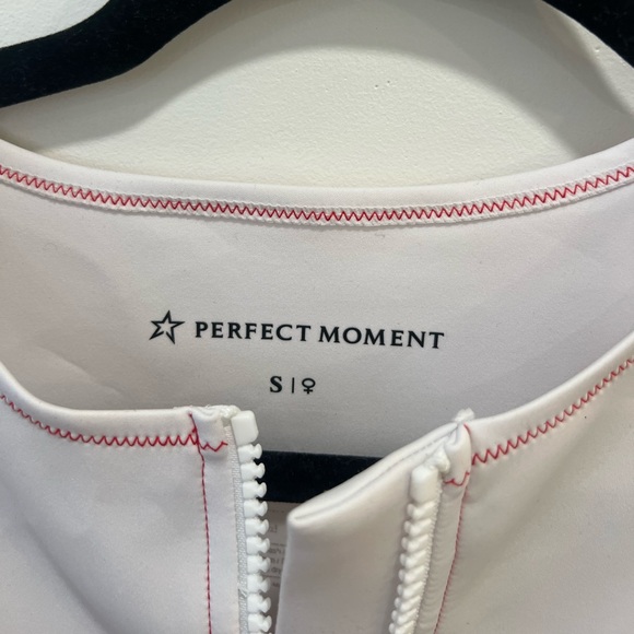 PERFECT MOMENT
Cropped neoprene tank - Picture 5 of 7
